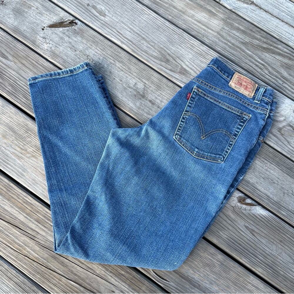 Vintage Levi’s 512 Classic slim fit tapered leg mom jeans - Picture 6 of 7